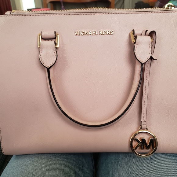 Michael Kors Handbags - Michael kors purse